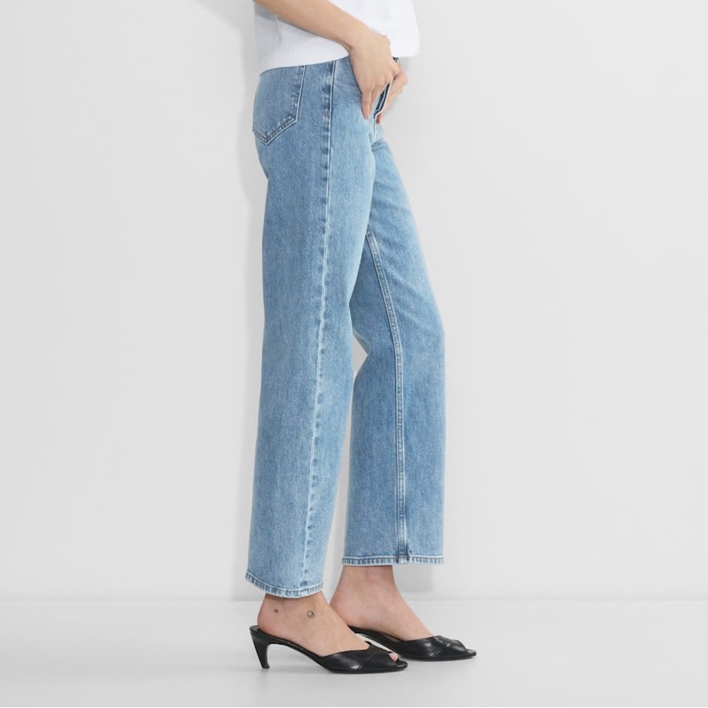 Aritzia Denim Forum
The Arlo Hi-Rise Straight Jean Denim Forum Light Blue